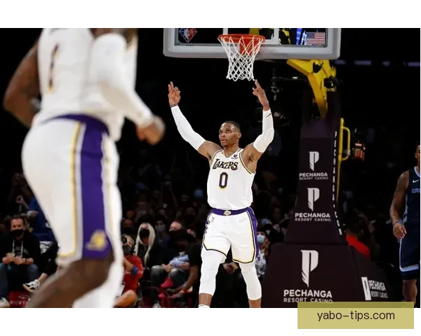 约基奇单季28次三双遥遥领先 第二第三合计不及他一人