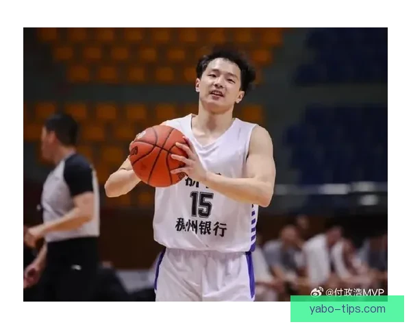 杨瀚森坦言手像叉子般难受期望回开拓者迎来全新表现